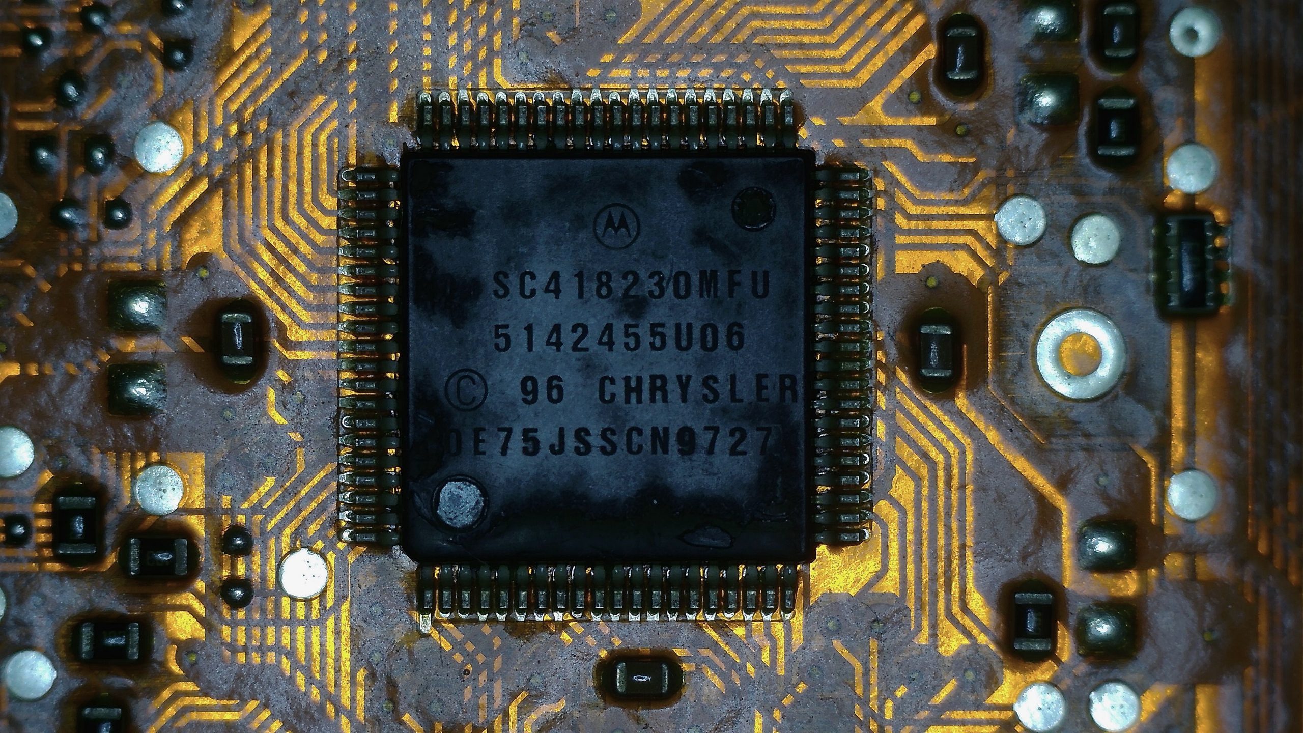 Immo Off Motorola P56041 : Suppression Antidémarrage Jeep & Chrysler (2.5 / 4.0 / 4.7 / 5.2 / 5.9)
